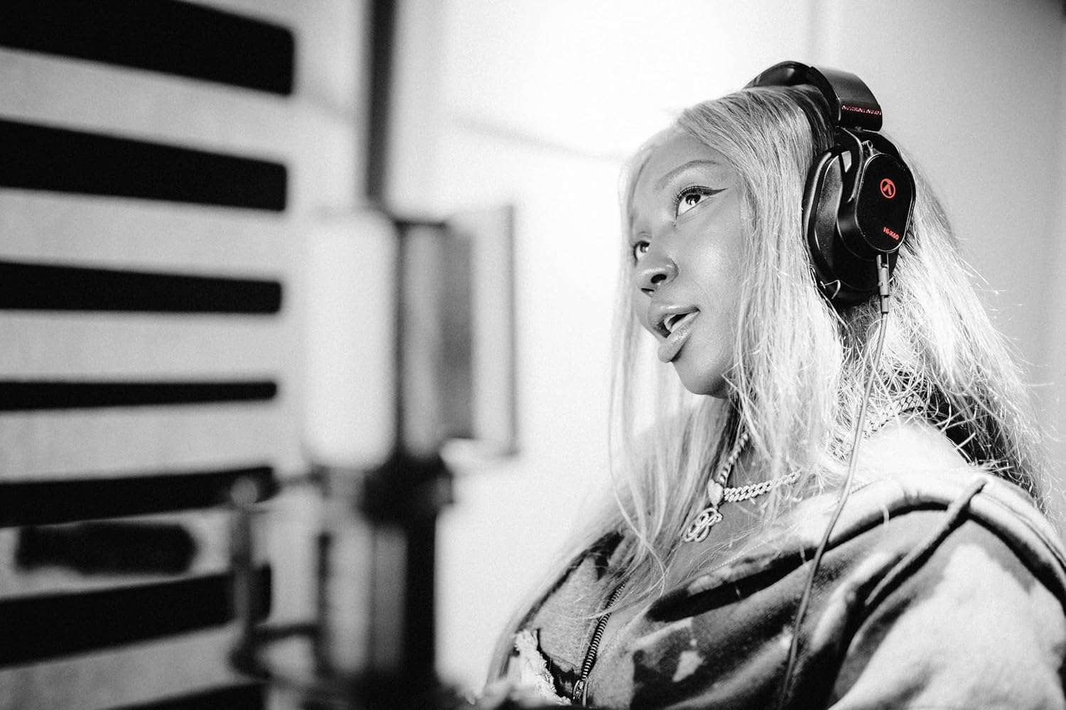 Austrian Audio – Hi-X60 Professional Closed-Back Over-Ear Headphones