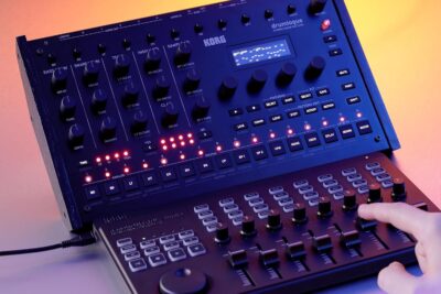 KORG drumlogue Hybrid Drum Machine (DRUMLOGUE)