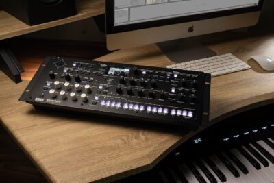 81PZQlgGHoL. AC SL1500 Korg WaveState Wave Sequencing Synthesizer 37-Key w/ 64 Stereo Voices and Gigabytes of Samples