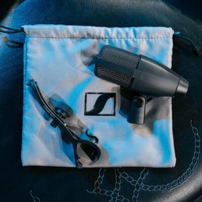 Sennheiser Professional MD 421 Kompakt Multipurpose Dynamic Cardioid Microphone + MZH Drum Clamp