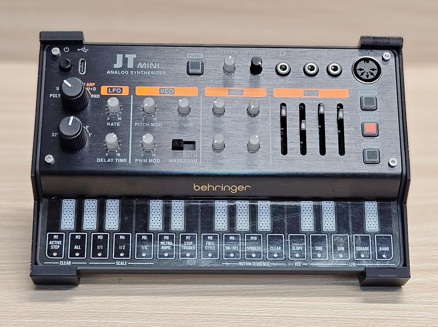 45 Degree Angled Desktop Stand For Behringer JT Mini Pro VS Phara-O UB-Xa CZ-1 Synthesizer