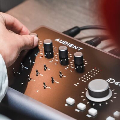 81kL2C 22ML. AC SL1500 Audient iD44 MKII USB Audio Interface