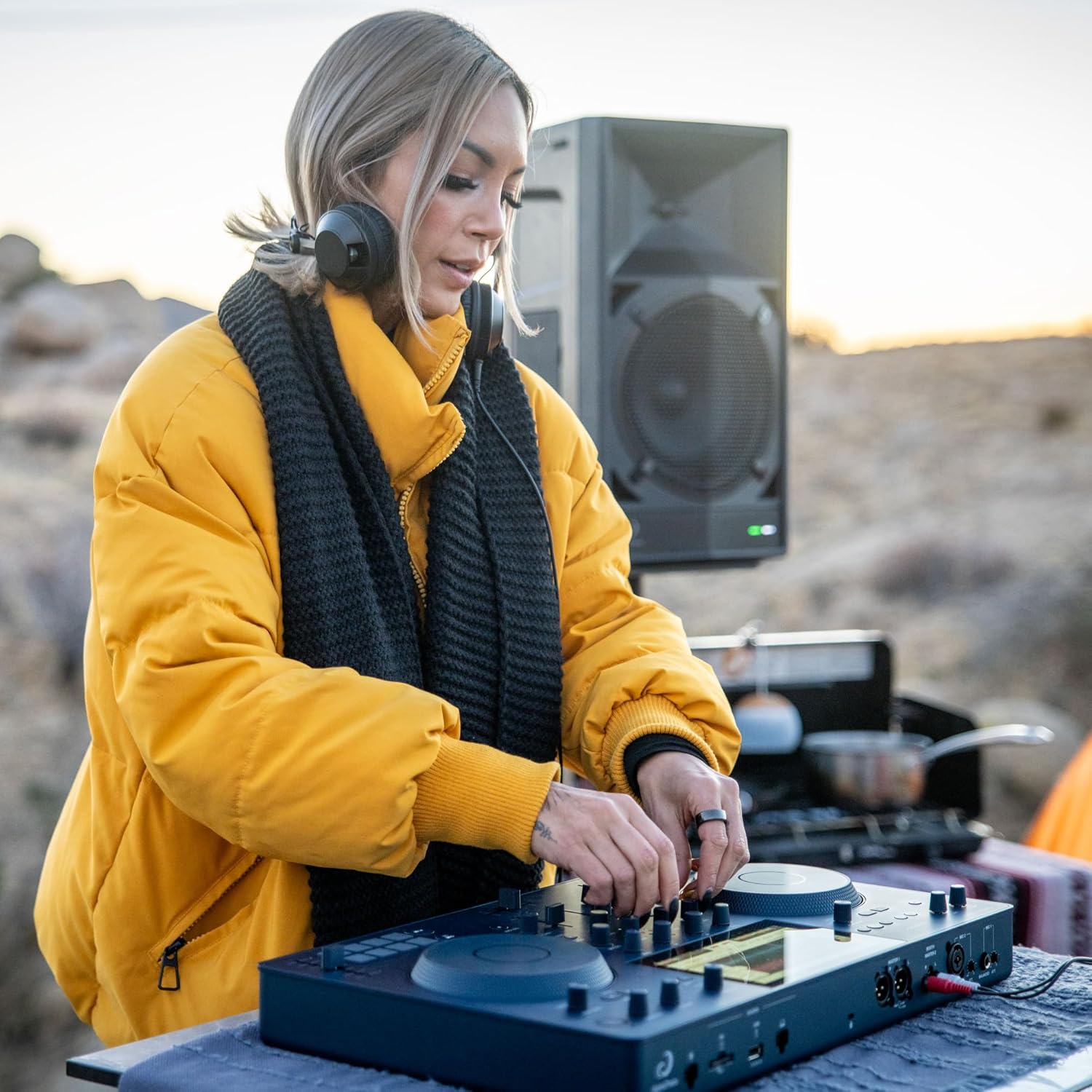 AlphaTheta OMNIS-Duo Portable All-in-One Battery Powered DJ Controller