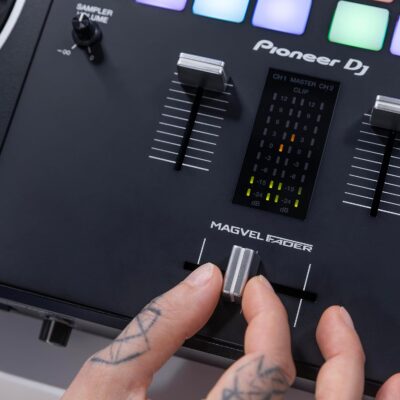 Pioneer DJ DDJ-REV5 Scratch-Style 2-channel performance DJ controller (Black)