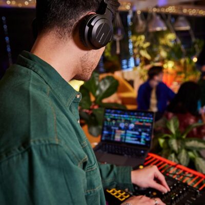 81qaAkOL9QL. AC SL1500 Pioneer DJ DDJ-FLX4 2-deck Rekordbox and Serato DJ Controller – Graphite