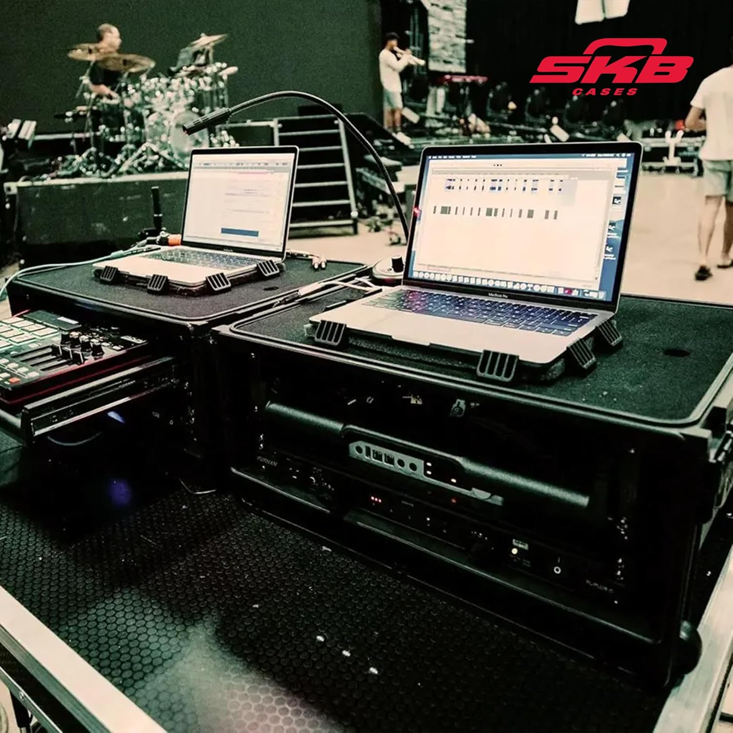 SKB Studio Flyer Rack Case 4U – Durable Mobile Studio Solution with Injection Molded Shell, TSA Locks, and Wheels for Musicians, DJs, and Producers – Securely Transport and Protect Your Gear