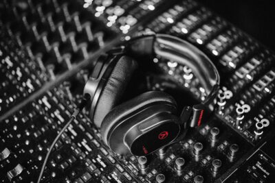 81wTCRUVXtL. AC SL1500 Austrian Audio – Hi-X60 Professional Closed-Back Over-Ear Headphones