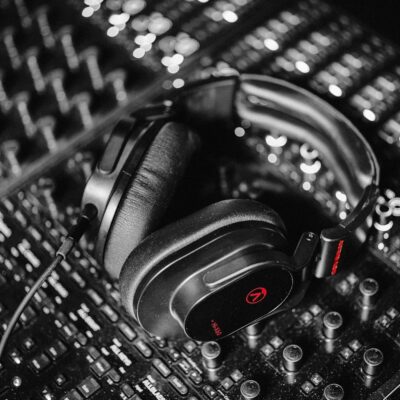 81wTCRUVXtL. AC SL1500 Austrian Audio – Hi-X60 Professional Closed-Back Over-Ear Headphones