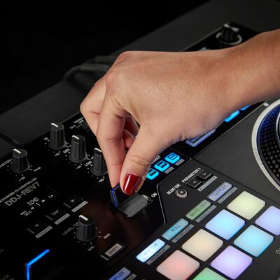 Pioneer DJ DDJ-REV7 2-deck Serato DJ Controller