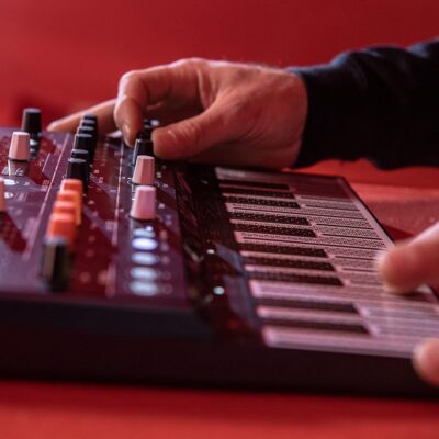 Arturia – MicroFreak Synthesizer Keyboard – 25-Key Hybrid Synth with PCB Keyboard, Wavetable & Digital Oscillators, Analog Filters