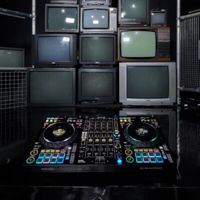 Pioneer DJ DDJ-FLX10 Limited Edition – 4-channel DJ controller for Rekordbox & Serato – Black