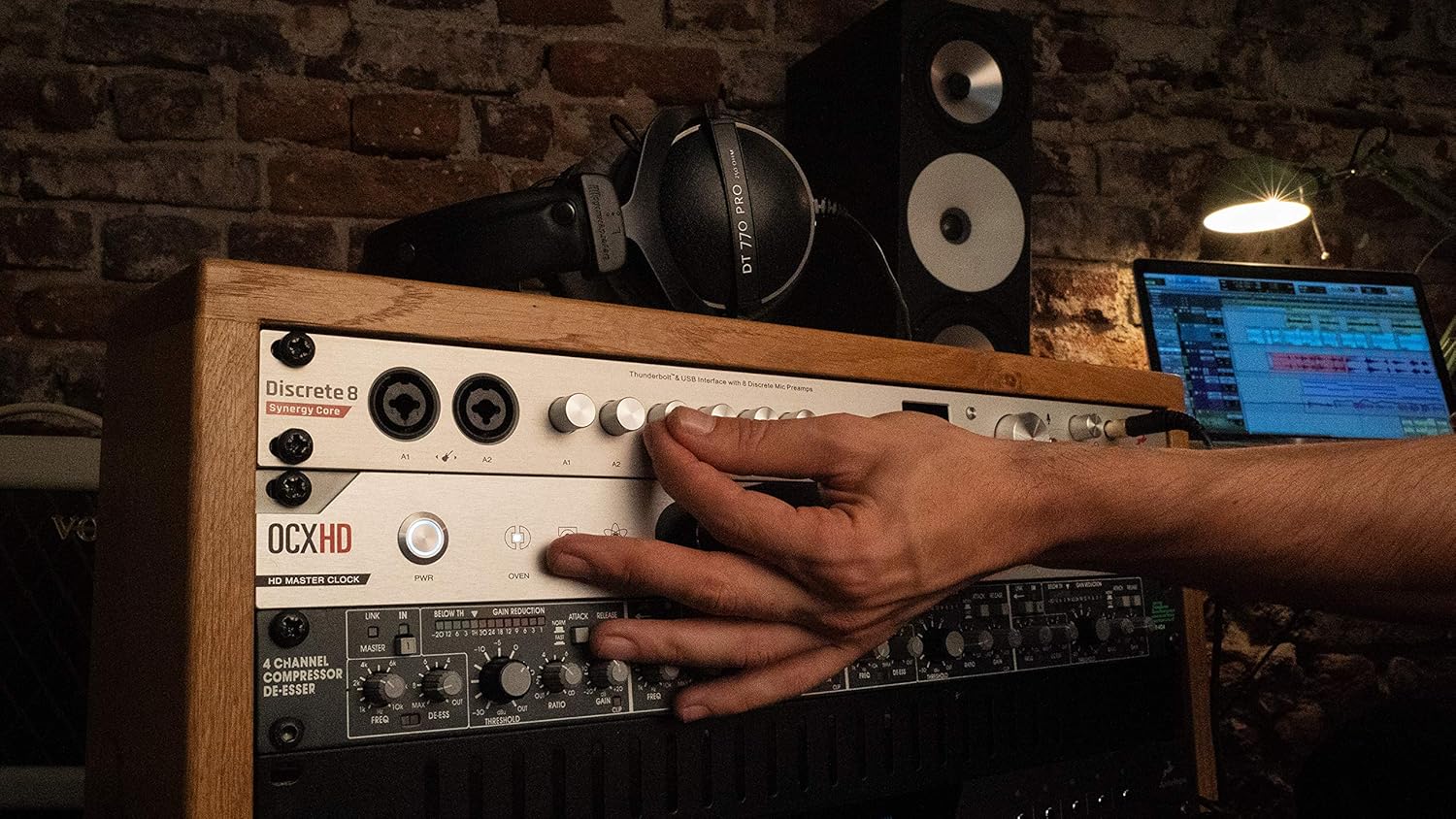 Antelope Audio Discrete 8 Synergy Core Thunderbolt & USB Audio Interface – Multichannel Rackmount Microphone Preamp Recording for Vocals, Streaming Studio Audio Interface w/FPGA + DSP FX Processing