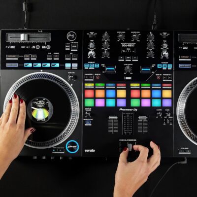 Pioneer DJ DDJ-REV7 2-deck Serato DJ Controller