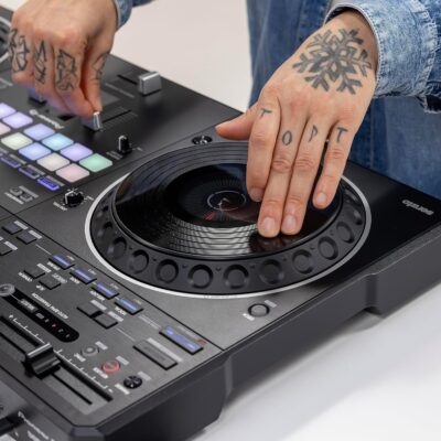 Pioneer DJ DDJ-REV5 Scratch-Style 2-channel performance DJ controller (Black)