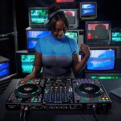 Pioneer DJ DDJ-FLX10 Limited Edition – 4-channel DJ controller for Rekordbox & Serato – Black