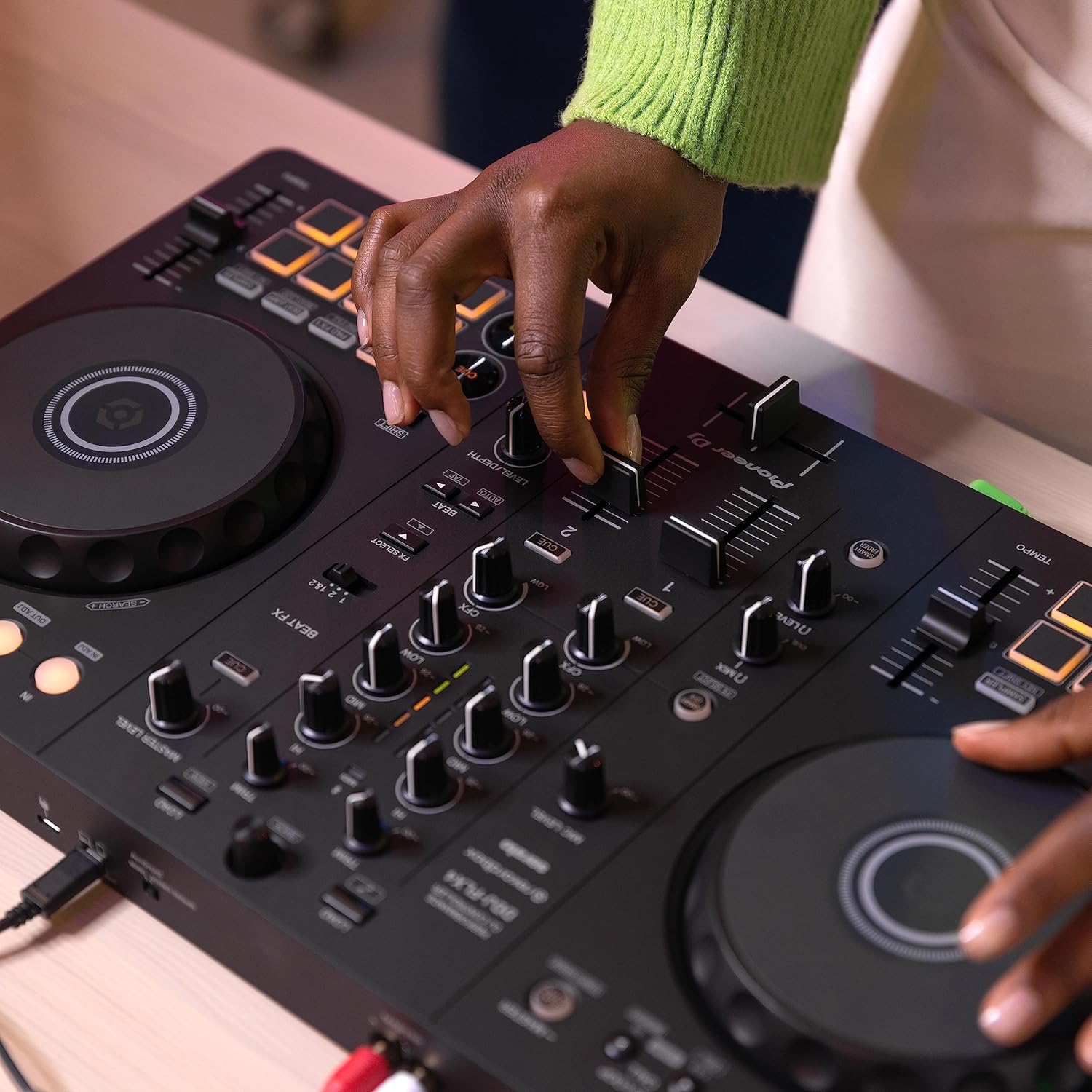 Pioneer DJ DDJ-FLX4 2-deck Rekordbox and Serato DJ Controller – Graphite