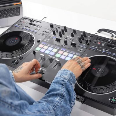 Pioneer DJ DDJ-REV5 Scratch-Style 2-channel performance DJ controller (Black)