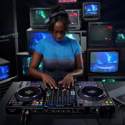 Pioneer DJ DDJ-FLX10 Limited Edition – 4-channel DJ controller for Rekordbox & Serato – Black