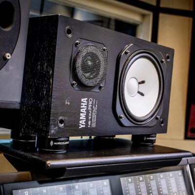 91qwjCLDR0L. AC SL1500 1774187865 7494 IsoAcoustics Iso-Puck Series Acoustic Isolators (Iso-Puck, 20 lbs max/Unit, 2-Pack)