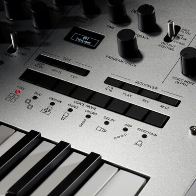 91uNa5uZEmL. AC SL1500 Korg minilogue 37-key Polyphonic Analog Synthesizer w/ 16-step Sequencer, 4 Voices and OLED Oscilloscope (MINILOGUE)