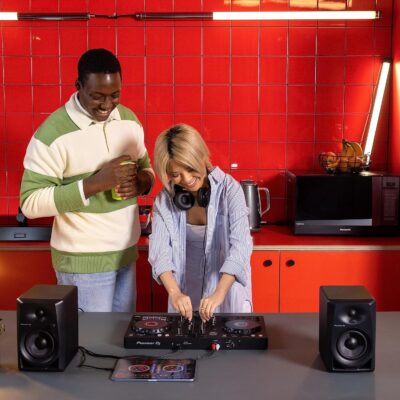 A1UTfP9uSEL. AC SL1500 1773938418 9034 Pioneer DJ DDJ-FLX4 2-deck Rekordbox and Serato DJ Controller – Graphite