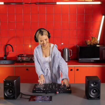 A1b QTmmAL. AC SL1500 Pioneer DJ DDJ-FLX4 2-deck Rekordbox and Serato DJ Controller – Graphite