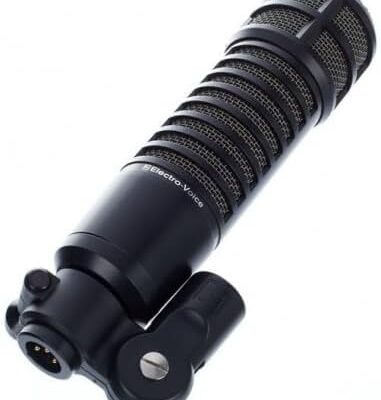 31MUftfncL. AC Electro-Voice RE320 Cardioid Dynamic Broadcast Microphone with 309A Suspension Shockmount, Rode PSA1 Desk-Mounted Broadcast Microphone Boom Arm and 2X XLR Cables