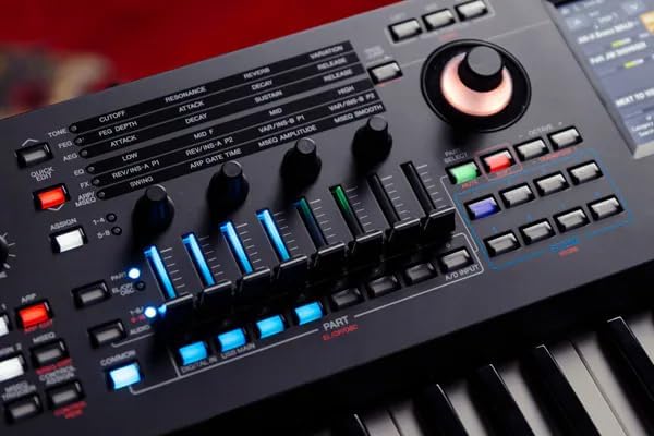Yamaha 88-Key Music Synthesizer, Graded Hammer Action, Realistic Feel, Performance Focused for Next Generation Sound Exploration, Expressive Control and Optimized Workflow MODX M8