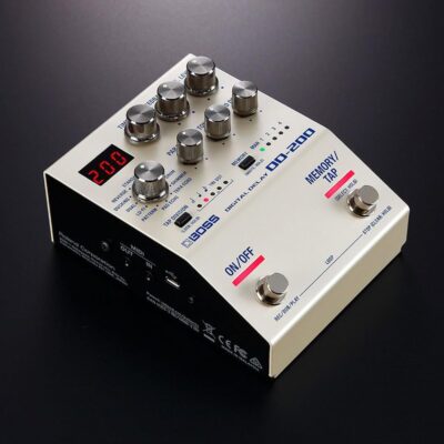 BOSS DD-200 Digital Delay Guitar Pedal (DD-200)