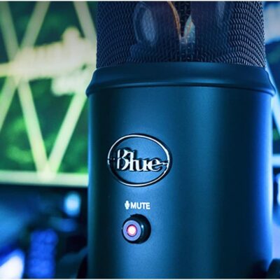 Logitech Creators Blue Yeti USB Microphone for PC, Mac, Gaming, Recording, Streaming, Podcasting, Studio and Computer Condenser Mic with Blue VO!CE effects, 4 Pickup Patterns, Plug and Play – Blackout