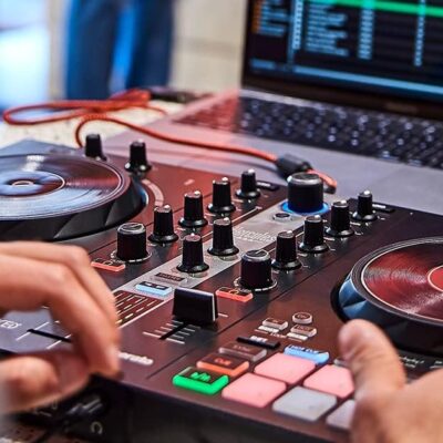 61hvhs VrjL. AC SL1200 Hercules DJControl Inpulse 300 MK2 USB DJ Controller – Beginner DJ Set, 2-Deck Mixer with Built-In Sound Card, 16 Pads, Serato DJ Lite & DJUCED Software Included