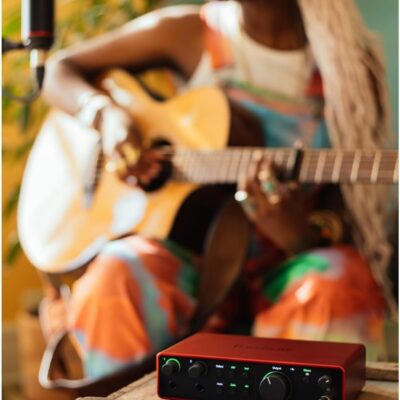 71L0f50oqLL. AC SL1500 Focusrite Scarlett 2i2 4th Gen USB Audio Interface for Recording, Songwriting, Streaming and Podcasting — High-Fidelity, Studio Quality Recording, and All the Software You Need to Record