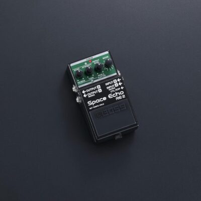 71R9pU3qfdL. AC SL1500 Boss RE-2 Space Echo Delay and Reverb Effects Bundle with Gearlux Power Supply, Instrument Cable, Patch Cable, and Picks