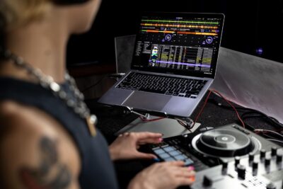 Hercules DJ Control Inpulse 500, Limited Edition Silver