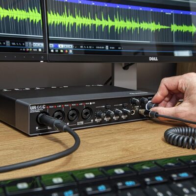 81HrliPgxSL. AC SL1500 Steinberg UR44C 6×4 USB 3.0 Audio Interface with Cubase AI and Cubasis LE