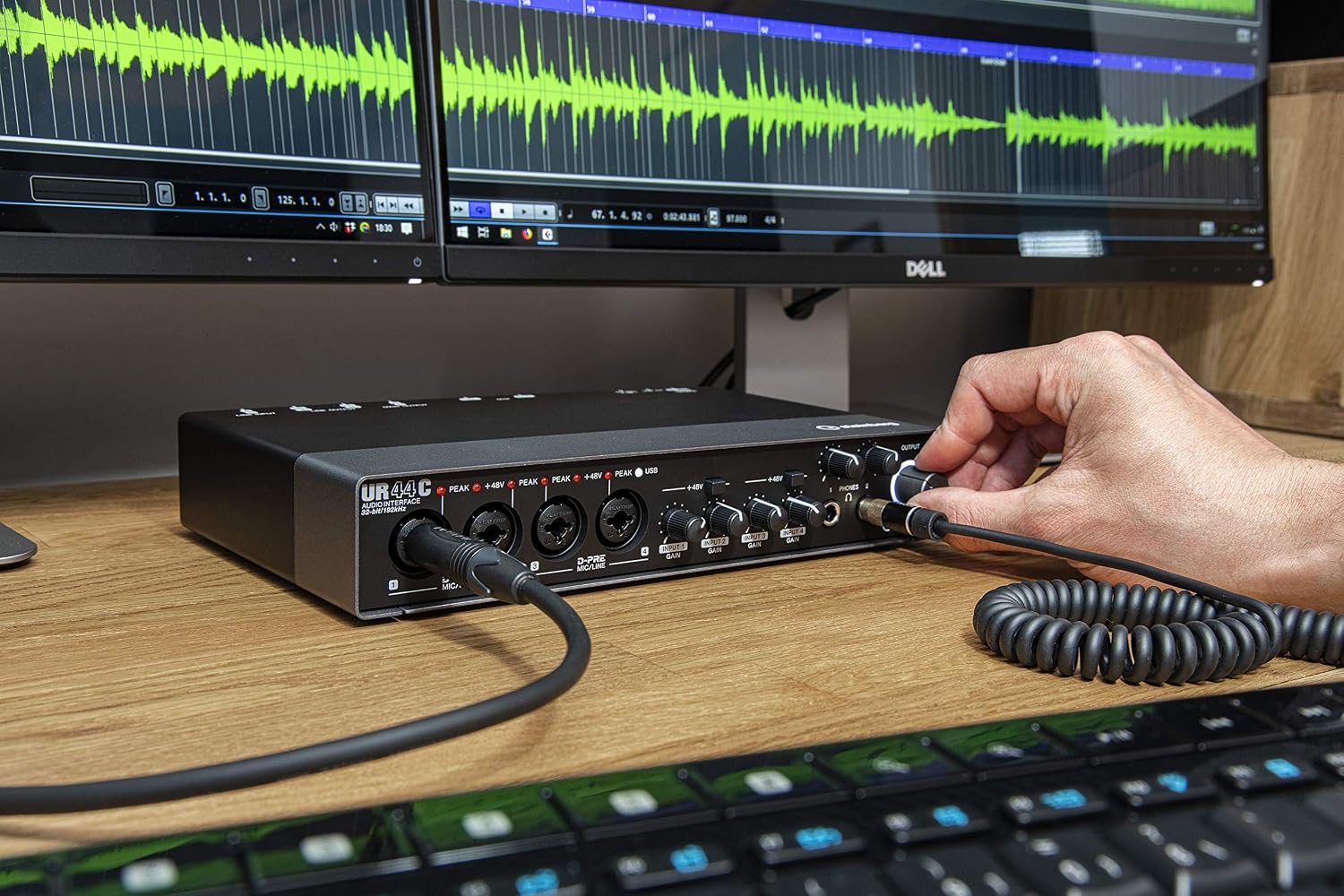 Steinberg UR44C 6×4 USB 3.0 Audio Interface with Cubase AI and Cubasis LE
