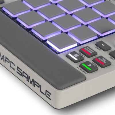 81WnzNj54lL. AC SL1500 Akai Professional MPC Sample Standalone Portable Sampler, Sequencer and Effects Processor, with Rechargeable Battery, USB-C, Built-in Speaker and Microphone