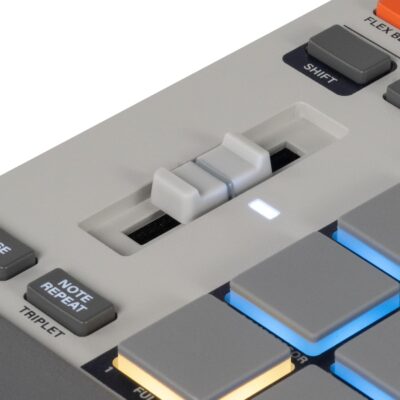 81gPaPfiNL. AC SL1500 Akai Professional MPC Sample Standalone Portable Sampler, Sequencer and Effects Processor, with Rechargeable Battery, USB-C, Built-in Speaker and Microphone