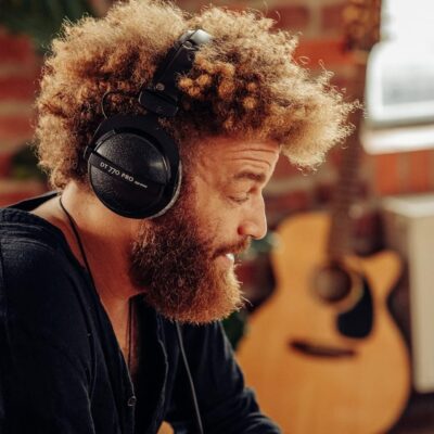 81okN8NOabL. AC SL1500 1781169097 5591 beyerdynamic DT 770 PRO 80 Ohm Over-Ear Studio Headphones in Gray. Enclosed Design, Wired for Professional Recording and Monitoring