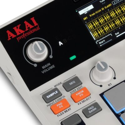 81qkS4jMm1L. AC SL1500 Akai Professional MPC Sample Standalone Portable Sampler, Sequencer and Effects Processor, with Rechargeable Battery, USB-C, Built-in Speaker and Microphone