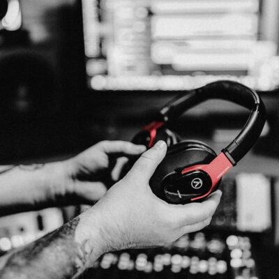 Austrian Audio Hi-X25BT Professional Wireless Closed-Back Over-Ear Headphones